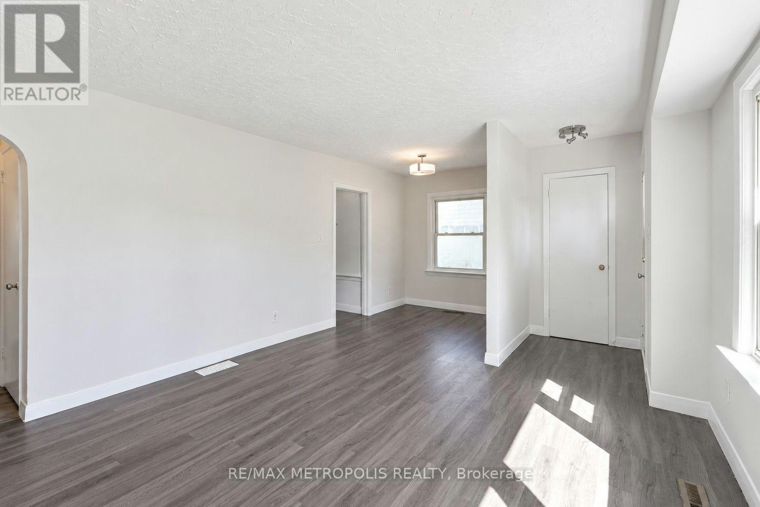 148 Winchester Road E, Whitby, ON, L1M 1X2 - 4