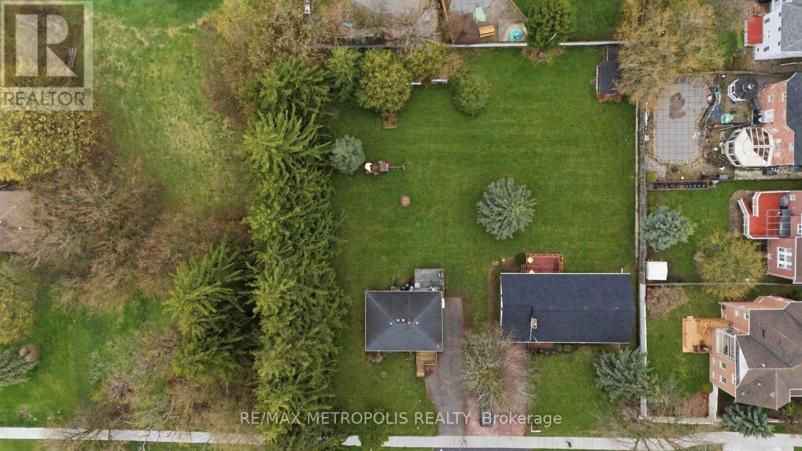 148 Winchester Road E, Whitby, ON, L1M 1X2 - 18