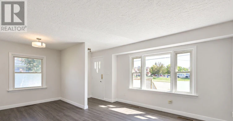 148 Winchester Road E, Whitby, ON, L1M 1X2 - 3