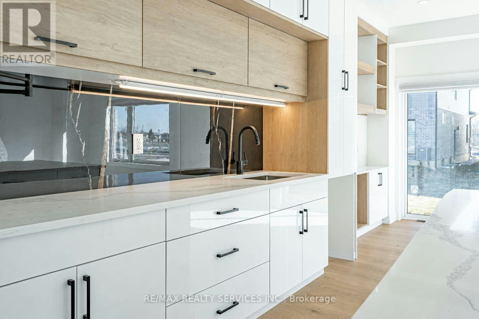 829 Darnley Boulevard, London, ON, N6M 0L9 - 11