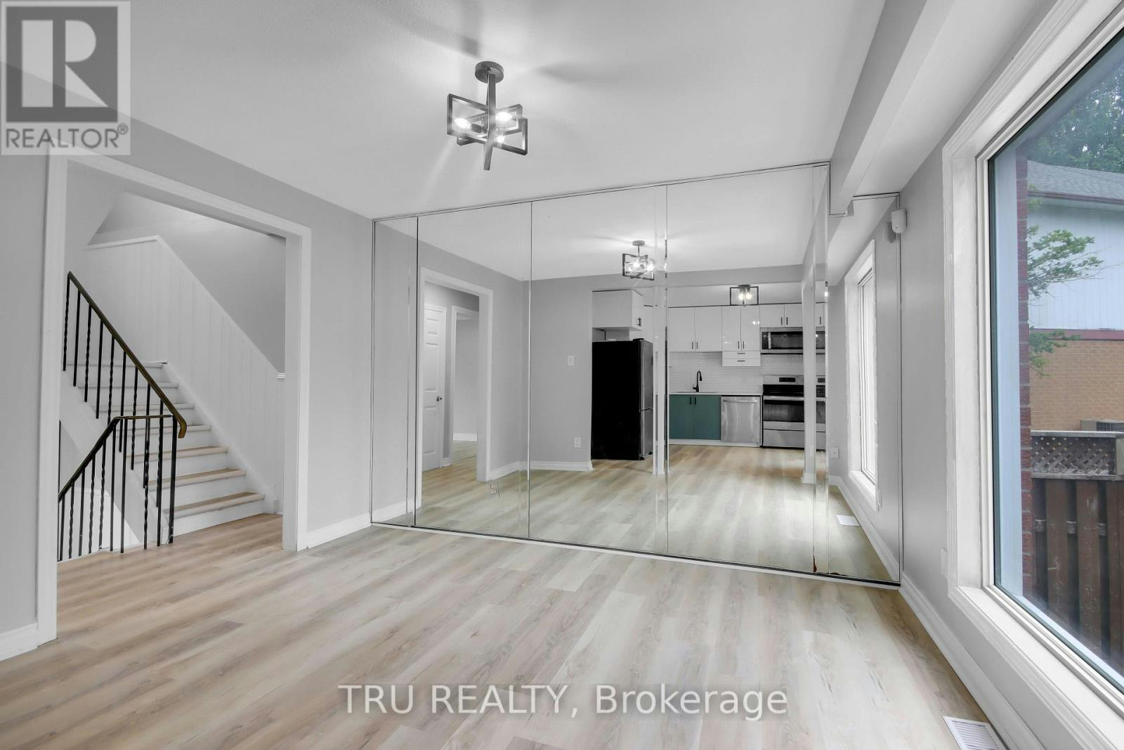 52 Greenboro Crescent, Ottawa, ON, K1T 1W5 - 8