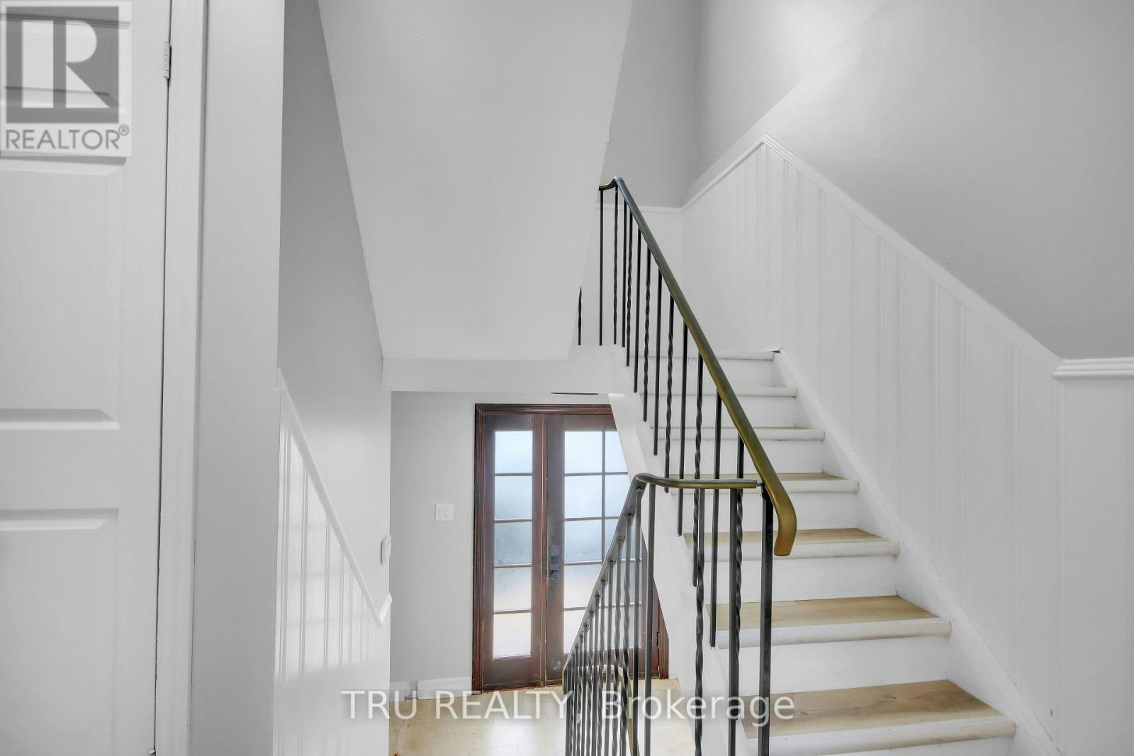 52 Greenboro Crescent, Ottawa, ON, K1T 1W5 - 4