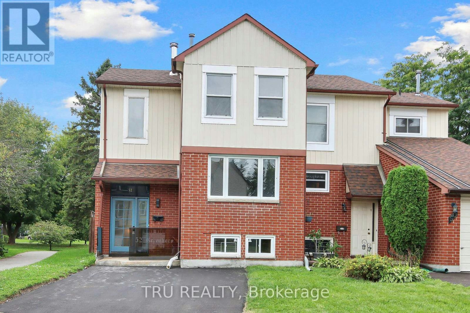 52 Greenboro Crescent, Ottawa, ON, K1T 1W5 - 2