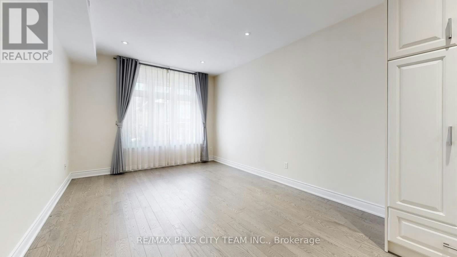 2-381 Ontario Street, Toronto, ON, M5A 2V8 - 3