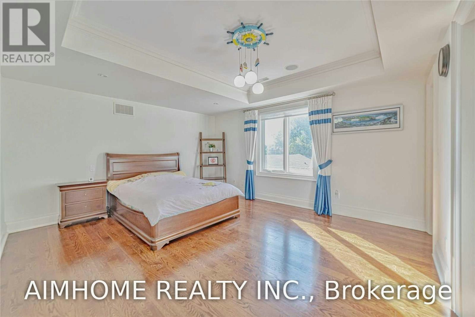 19 Brockington Crescent, Toronto, ON, M3H 4S9 - 19