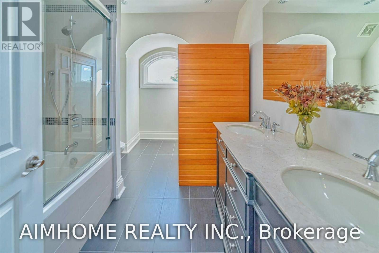 19 Brockington Crescent, Toronto, ON, M3H 4S9 - 24