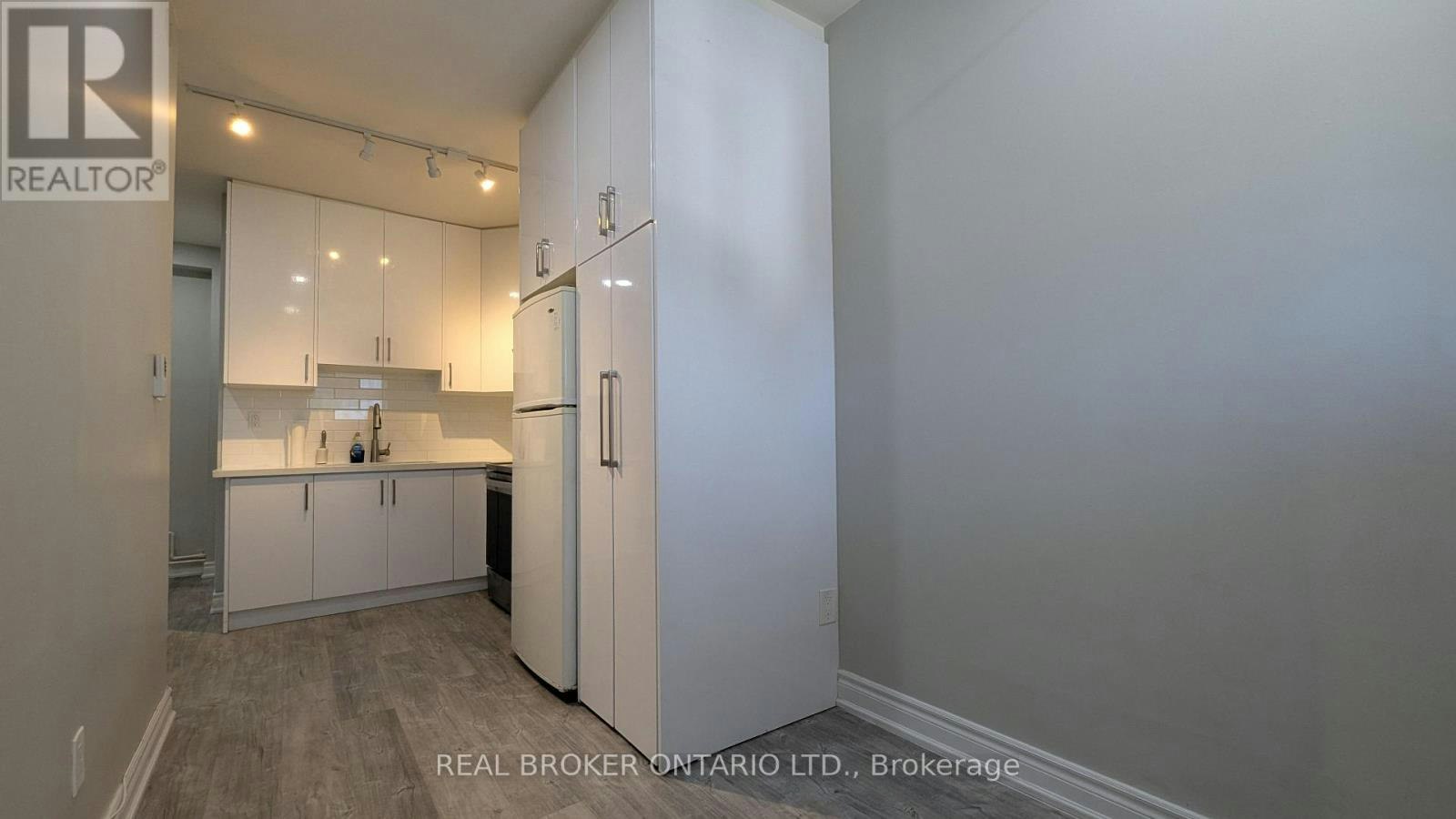 3-157 Main Street, Toronto, ON, M4E 2Z5 - 6