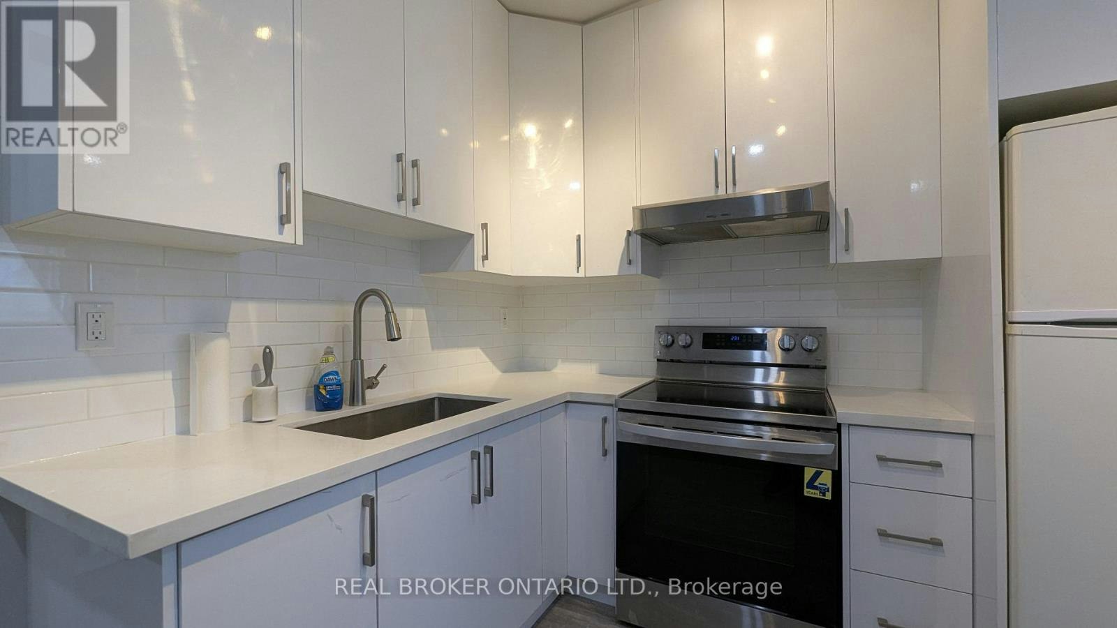 3-157 Main Street, Toronto, ON, M4E 2Z5 - 3