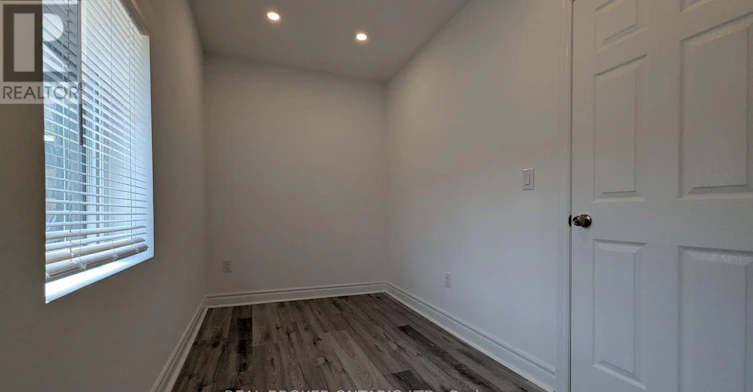 1-1150 Woodbine Avenue, Toronto, ON, M4C 4C9 - 5