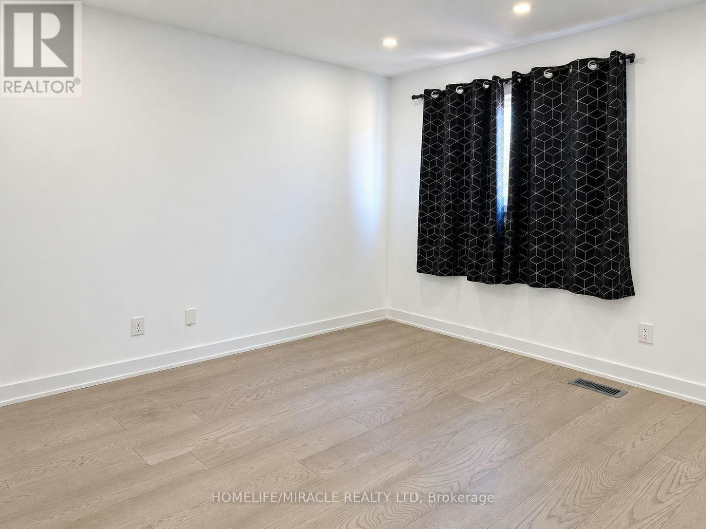 19 Shademaster Court, Toronto, ON, M1B 1Y5 - 11