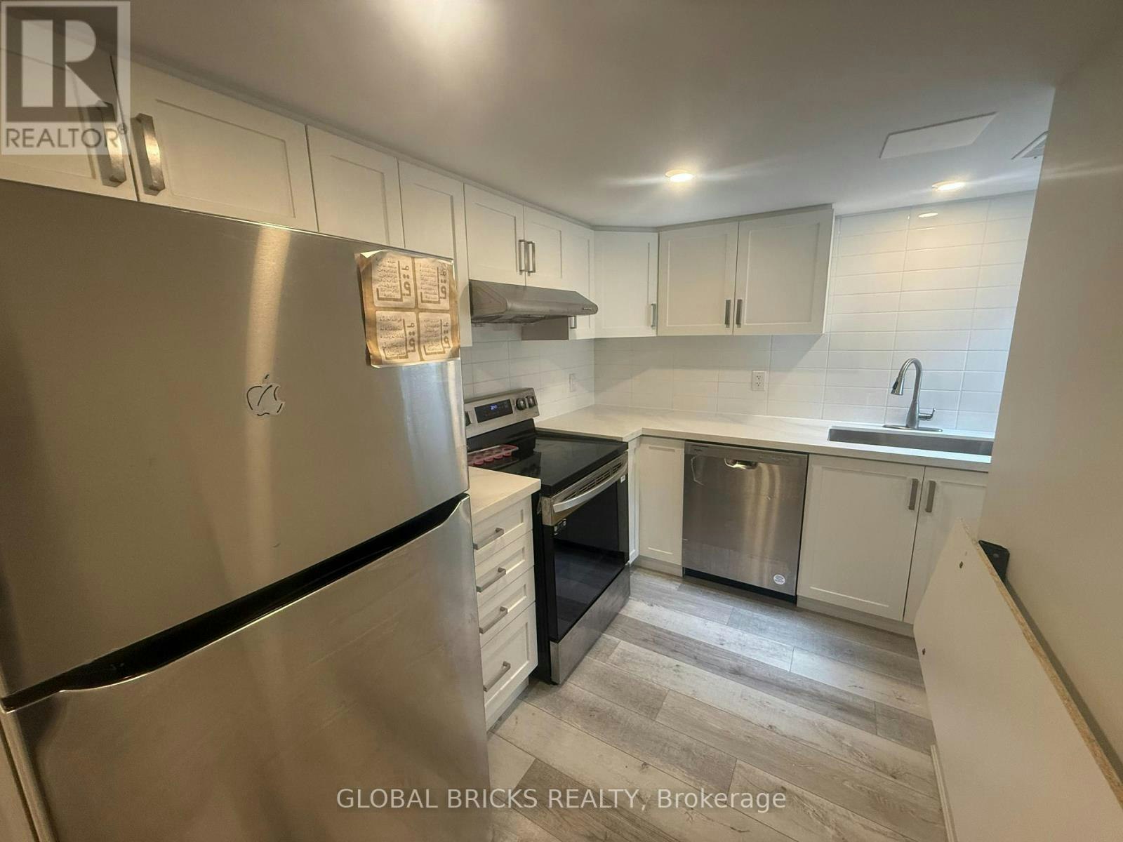384 Michener Place S, Milton, ON, L9T 8P7 - 4