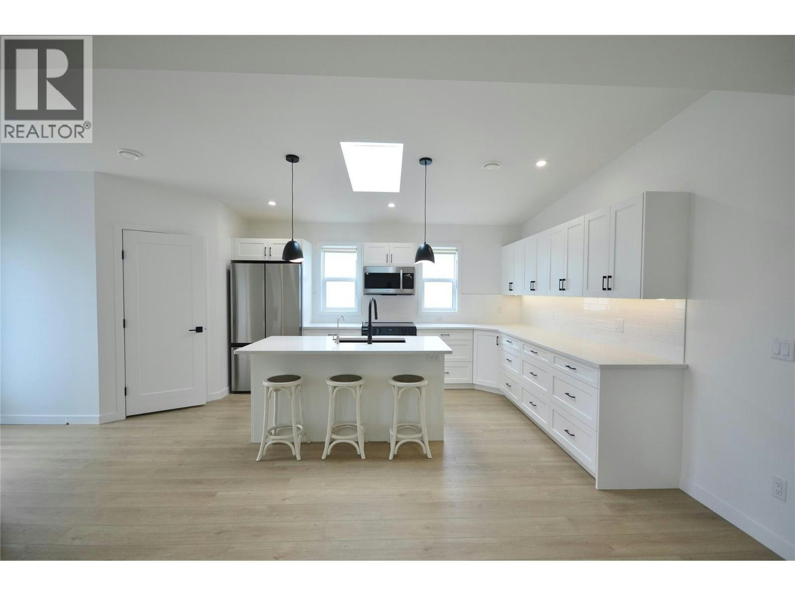 200-12204 Westside Road, Vernon, BC, V1H 2A4 - 9