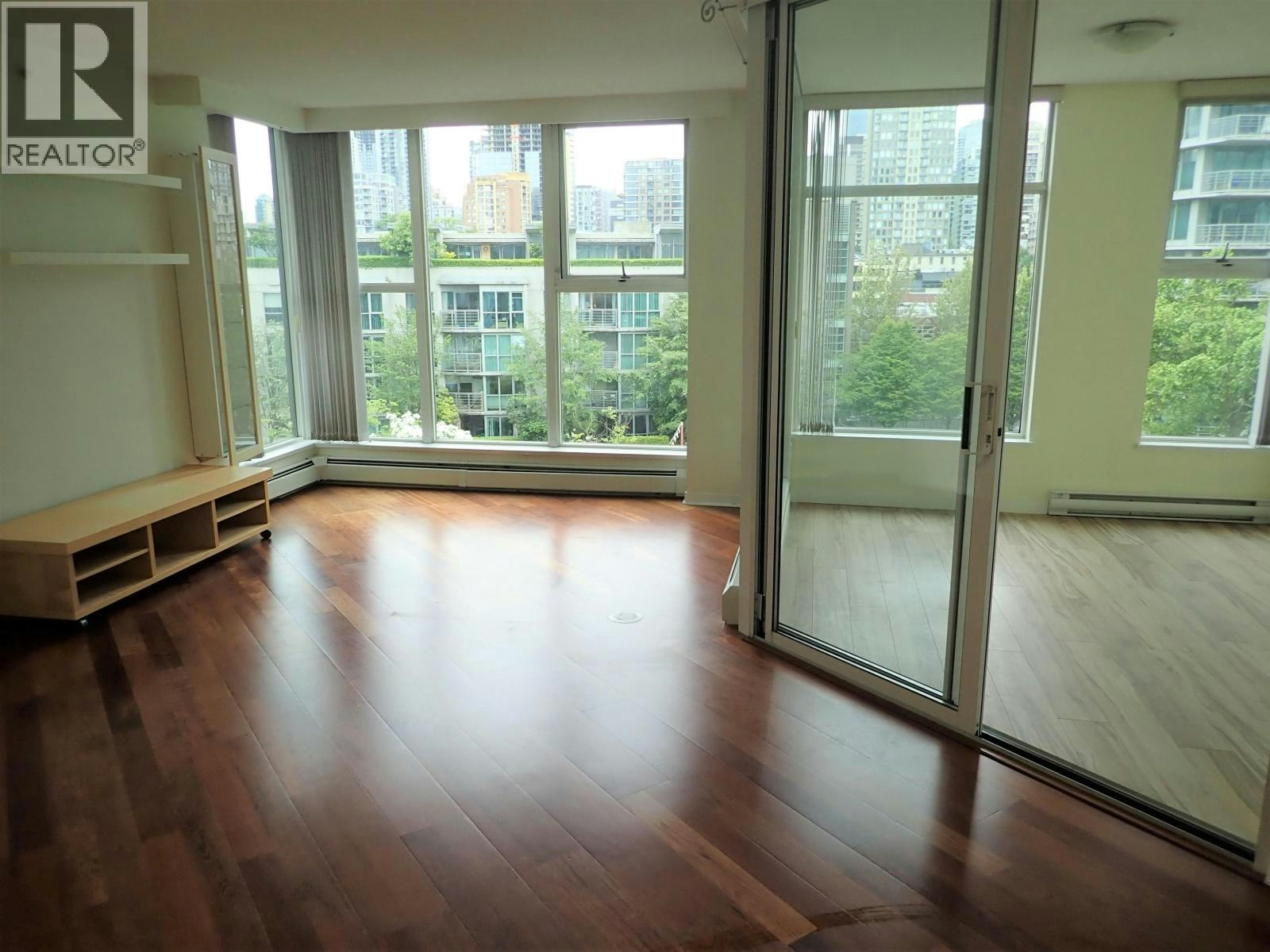 802-1009 Expo Boulevard, Vancouver, BC, V6Z 2V9 - 2