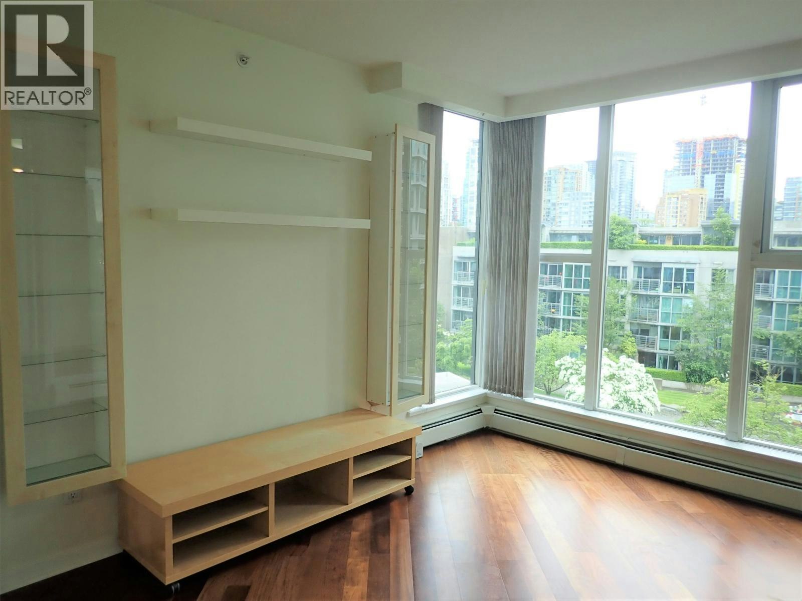 802-1009 Expo Boulevard, Vancouver, BC, V6Z 2V9