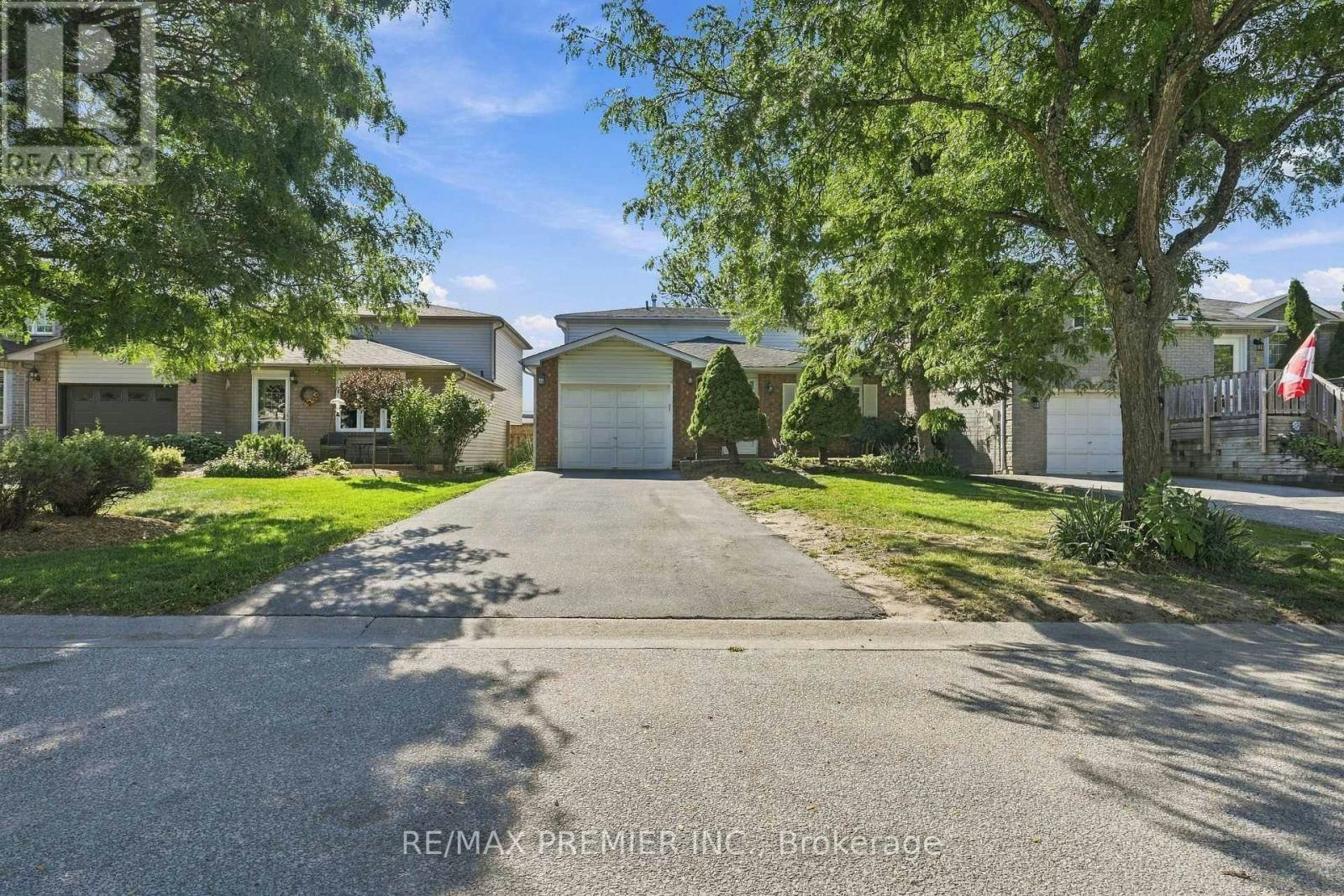 54 Hersey Crescent N, Barrie, ON, L4N 8R2