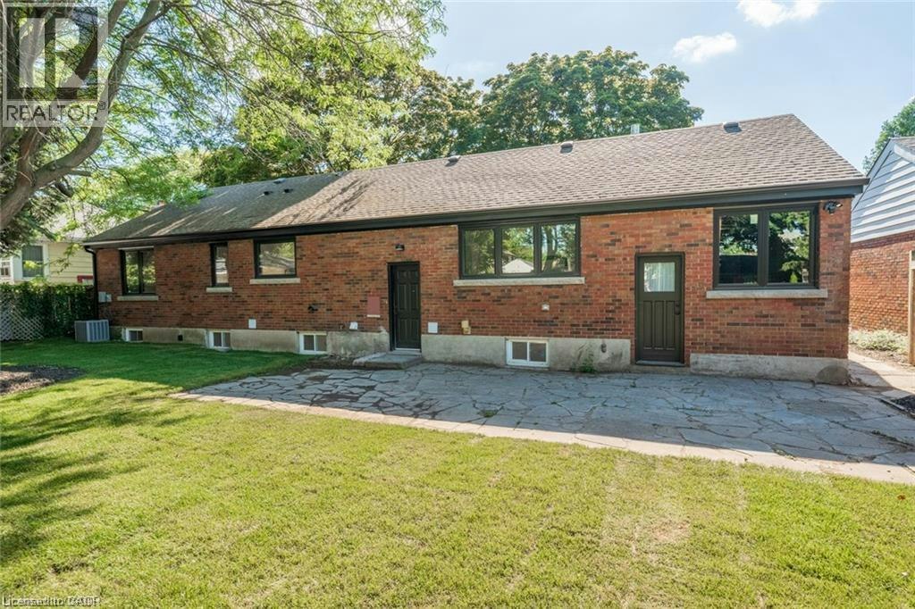 2 (Lower-5678 Woodland Boulevard, Niagara Falls, ON, L2G 5K8 - 32