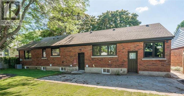 2 (Lower-5678 Woodland Boulevard, Niagara Falls, ON, L2G 5K8 - 32