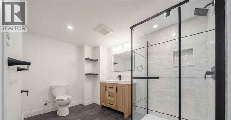 2 (Lower-5678 Woodland Boulevard, Niagara Falls, ON, L2G 5K8 - 9