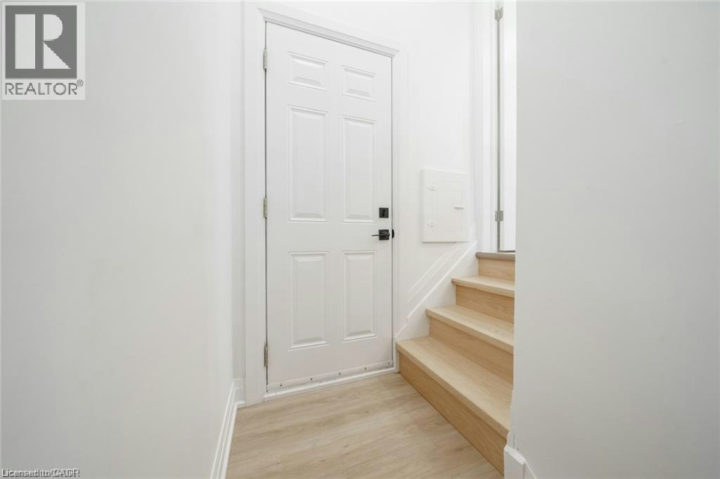 2 (Lower-5678 Woodland Boulevard, Niagara Falls, ON, L2G 5K8 - 4