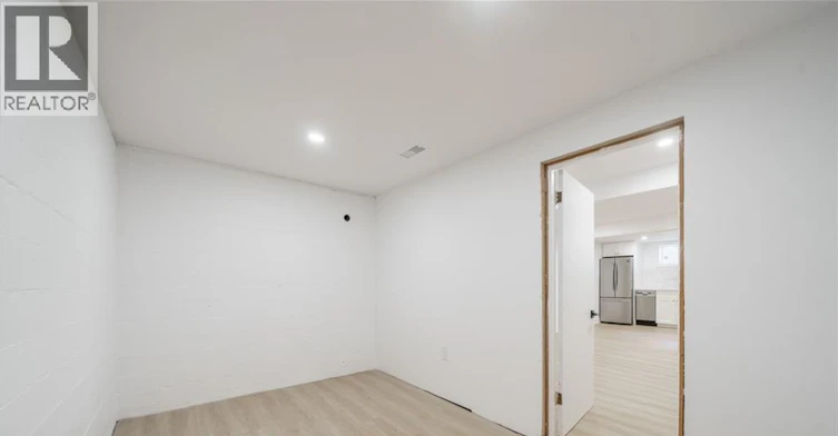 2 (Lower-5678 Woodland Boulevard, Niagara Falls, ON, L2G 5K8 - 27
