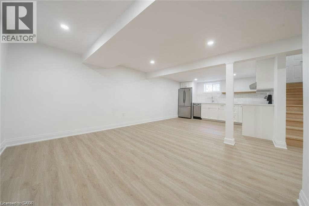 2 (Lower-5678 Woodland Boulevard, Niagara Falls, ON, L2G 5K8 - 20