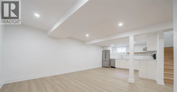 2 (Lower-5678 Woodland Boulevard, Niagara Falls, ON, L2G 5K8 - 20
