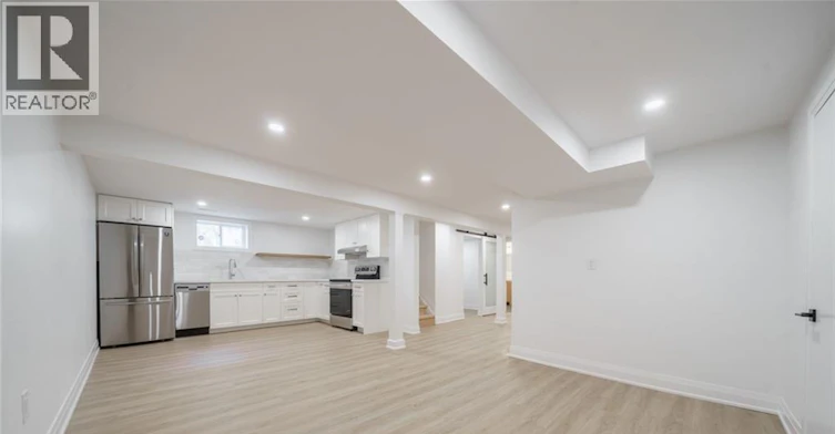 2 (Lower-5678 Woodland Boulevard, Niagara Falls, ON, L2G 5K8 - 19