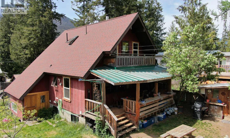 1013 Slocan Street