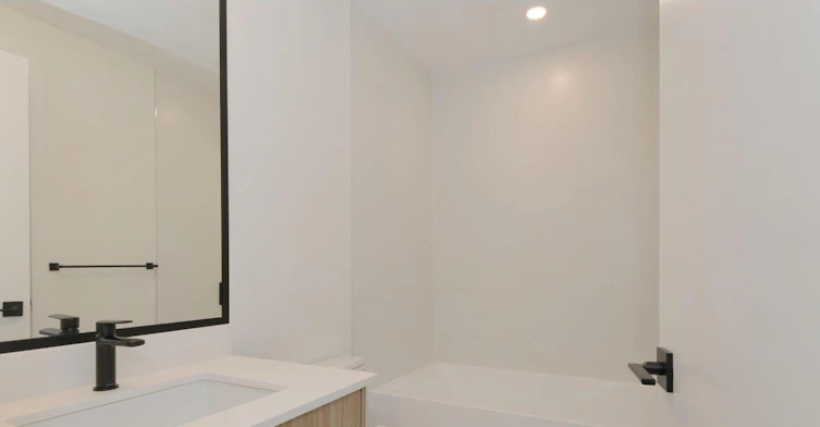 207-14398 60 Avenue, Surrey, BC, V3X 2N5 - 15