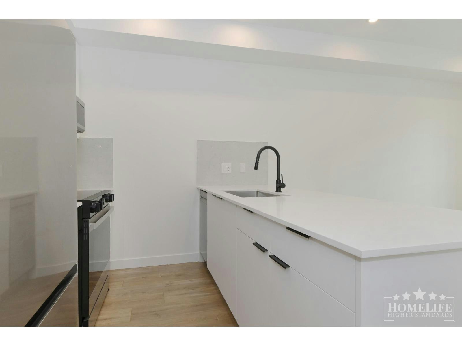 207-14398 60 Avenue, Surrey, BC, V3X 2N5 - 8