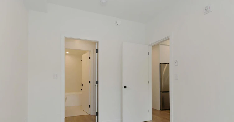 207-14398 60 Avenue, Surrey, BC, V3X 2N5 - 14