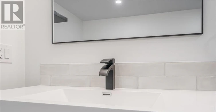 LOWER-5678 Woodland Boulevard, Niagara Falls, ON, L2G 5K8 - 12