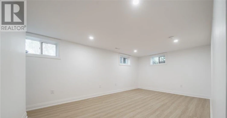 LOWER-5678 Woodland Boulevard, Niagara Falls, ON, L2G 5K8 - 15