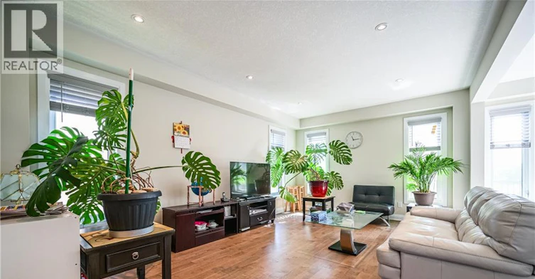 318 Chokecherry Crescent, Waterloo, ON, N2V 0H1 - 3