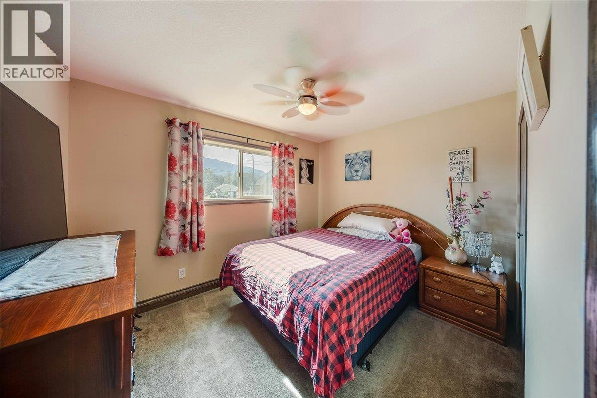 2129 Raspberry Road, Castlegar, BC, V1N 4T6 - 30