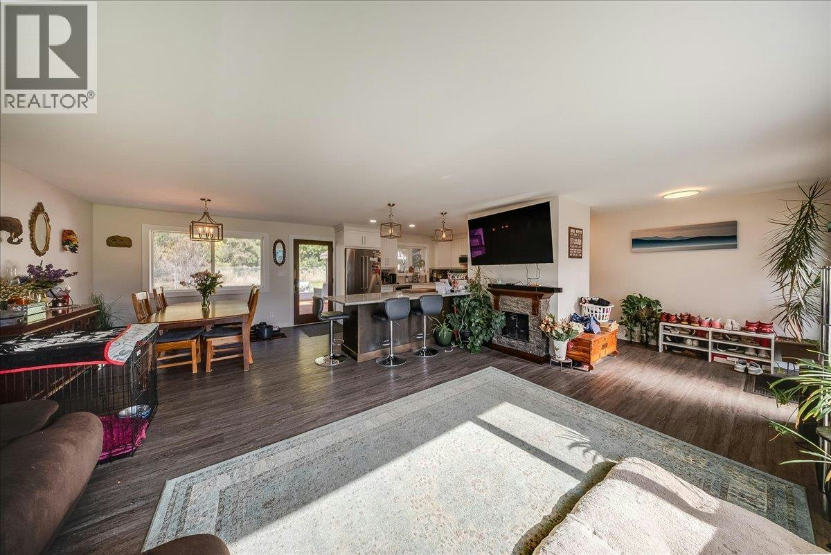 2129 Raspberry Road, Castlegar, BC, V1N 4T6 - 23