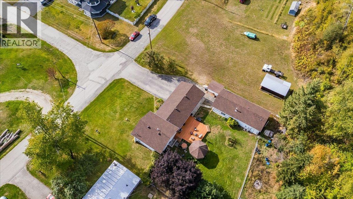2129 Raspberry Road, Castlegar, BC, V1N 4T6 - 45