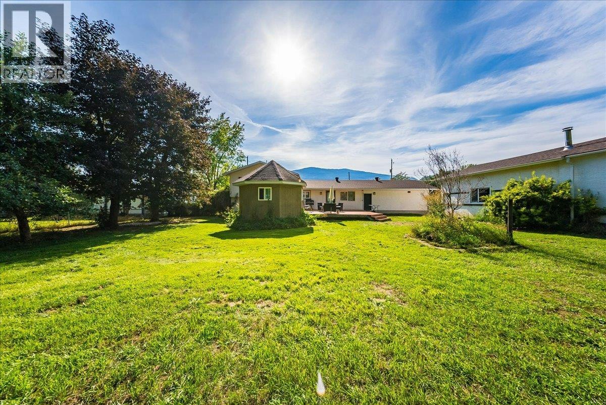 2129 Raspberry Road, Castlegar, BC, V1N 4T6 - 12