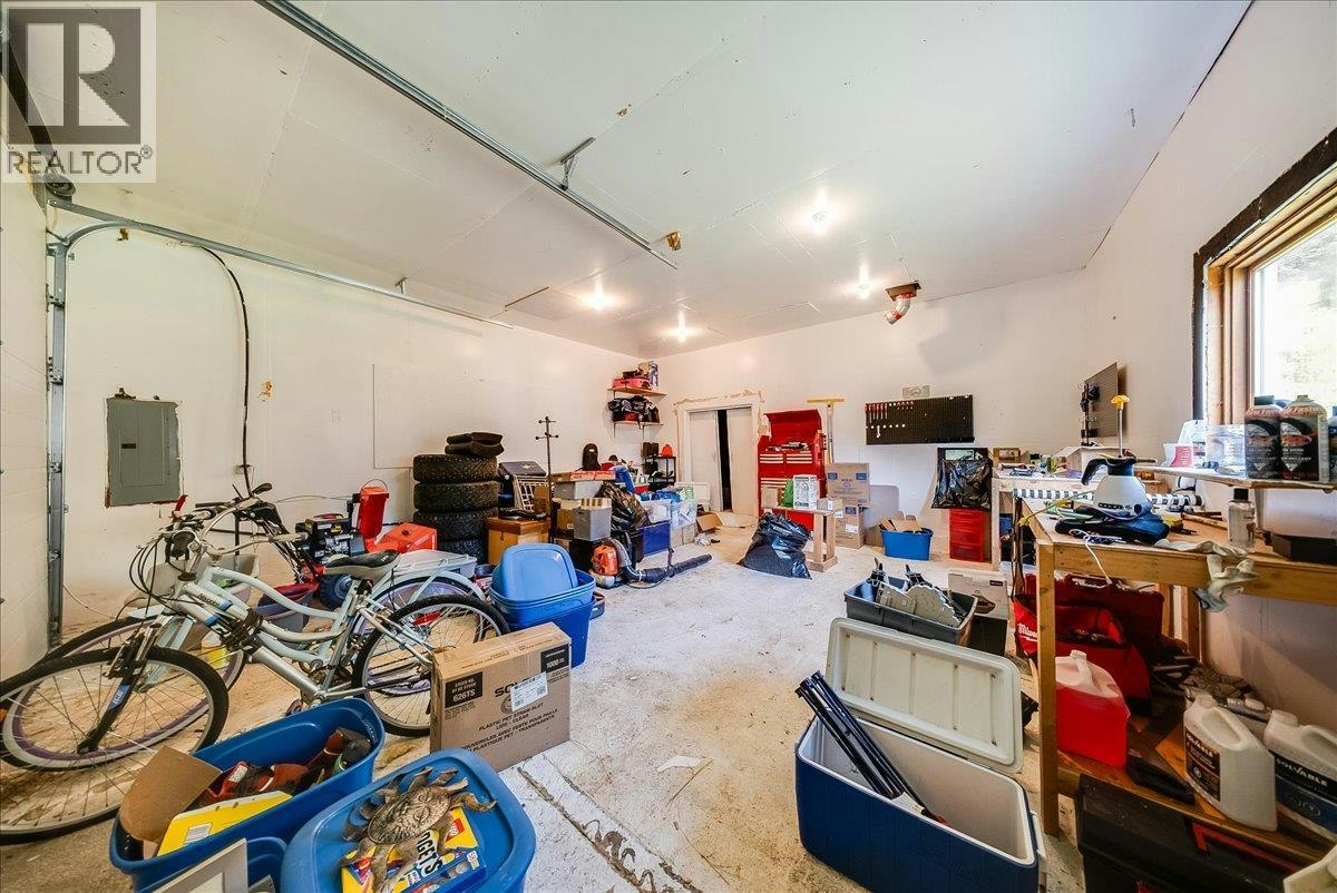 2129 Raspberry Road, Castlegar, BC, V1N 4T6 - 43