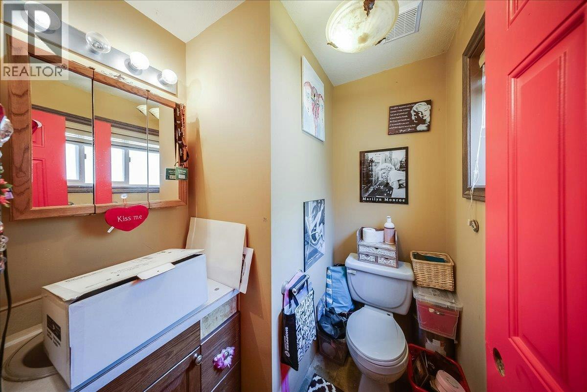 2129 Raspberry Road, Castlegar, BC, V1N 4T6 - 38