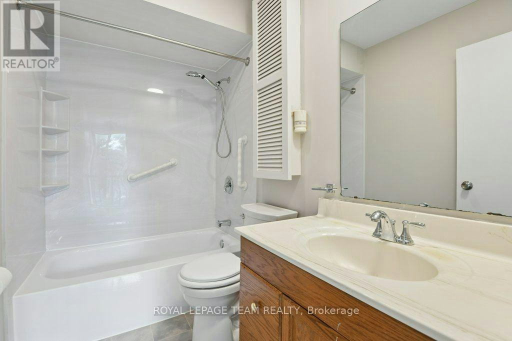 11 Elvaston Avenue, Ottawa, ON, K2G 3T2 - 25