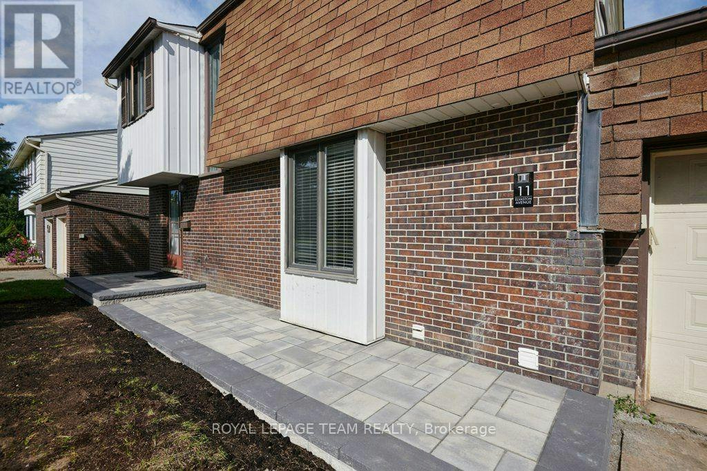 11 Elvaston Avenue, Ottawa, ON, K2G 3T2 - 2
