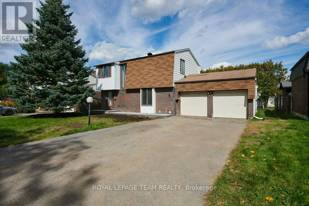 11 Elvaston Avenue, Ottawa, ON, K2G 3T2
