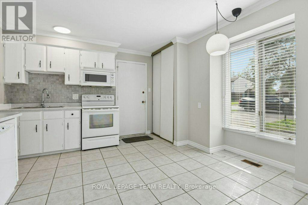 11 Elvaston Avenue, Ottawa, ON, K2G 3T2 - 14