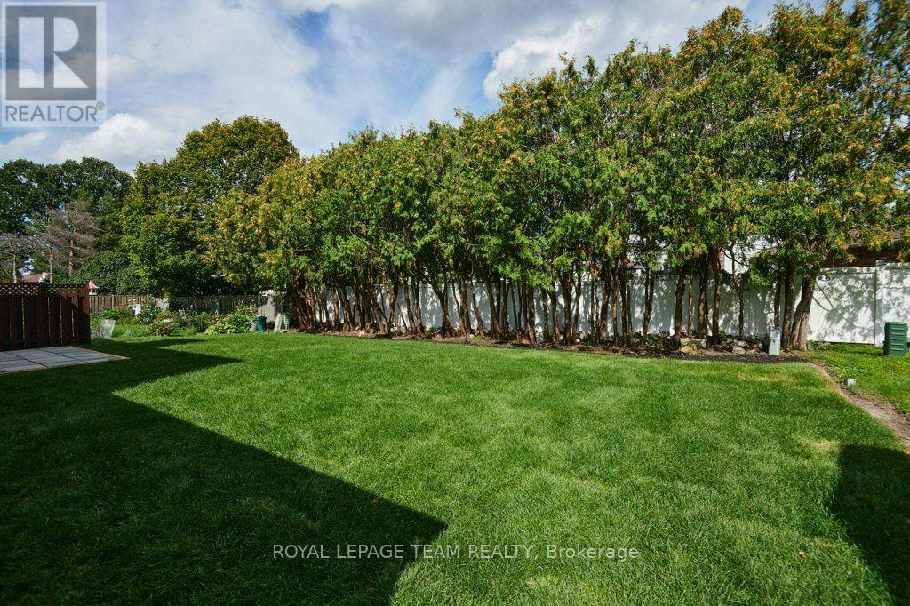 11 Elvaston Avenue, Ottawa, ON, K2G 3T2 - 34