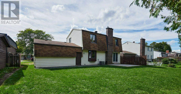 11 Elvaston Avenue, Ottawa, ON, K2G 3T2 - 31