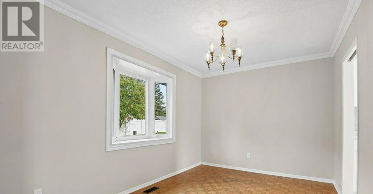11 Elvaston Avenue, Ottawa, ON, K2G 3T2 - 10