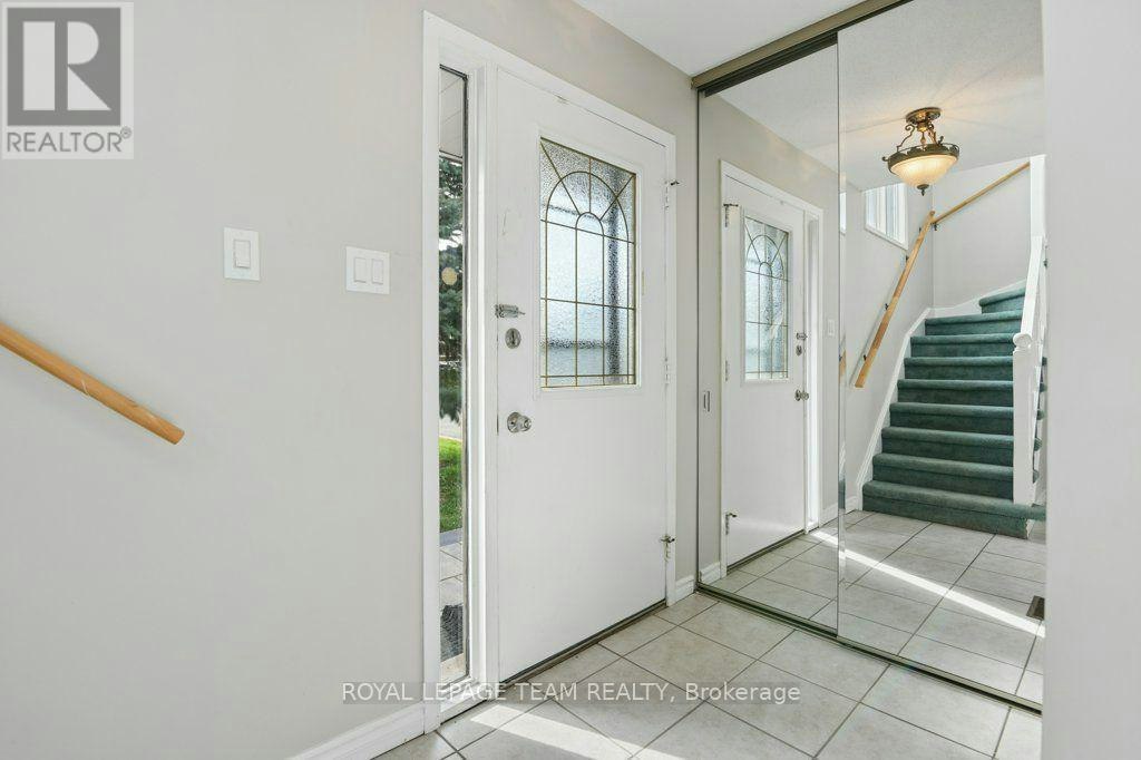 11 Elvaston Avenue, Ottawa, ON, K2G 3T2 - 4