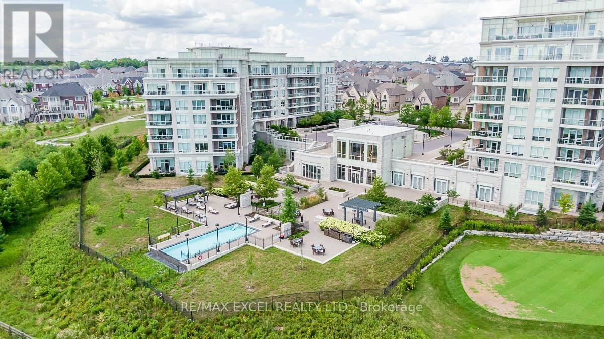 208-9 Stollery Pond Crescent, Markham, ON, L6C 1K4