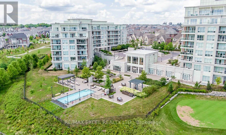 208-9 Stollery Pond Crescent